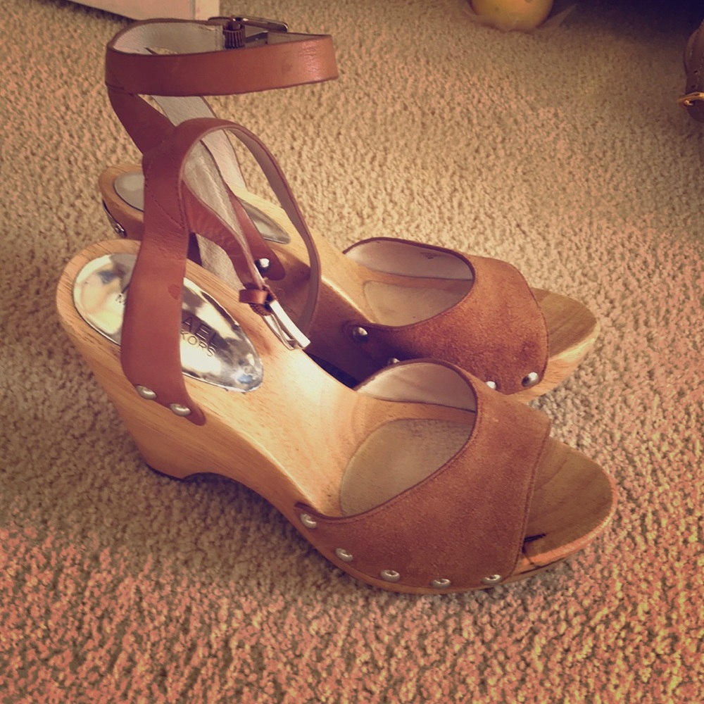 Michael KORS Wood Block Wedges